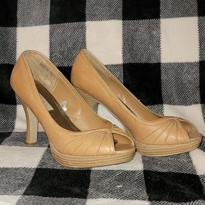 Womens xhiliration heels shoes in tan with open toe size 8.5